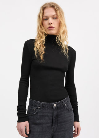 Amy T-Neck, Black