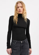Load image into Gallery viewer, Amy T-Neck, Black
