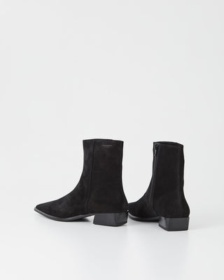 Nella, Black Suede