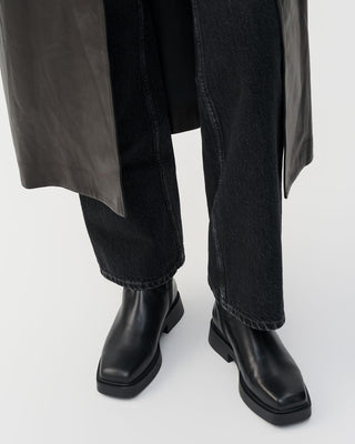 Jillian, Black