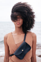 Load image into Gallery viewer, Faba, Black

