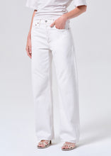 Load image into Gallery viewer, Arc Jean 32", Chalk White

