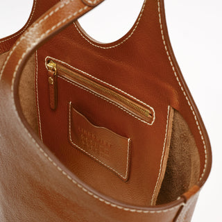 Big Ama, Leather Brown