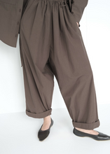 Load image into Gallery viewer, Balloon Pant, Chocolate
