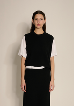 Load image into Gallery viewer, Yogi Cashmere Vest, Black

