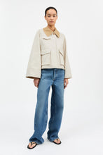 Load image into Gallery viewer, Gaby Summer City Jacket, Dusty White
