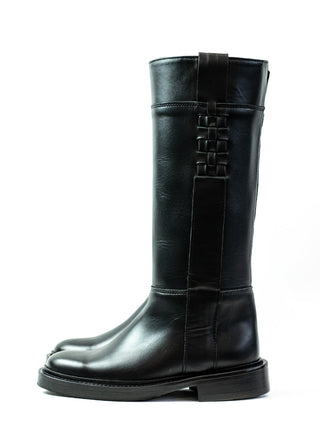 Senda, Black