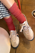Load image into Gallery viewer, Trouser Socks, Whiskey
