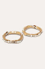 Load image into Gallery viewer, Set of 2 Napkin Rings, Brushed Brass w/ Faux Pearls
