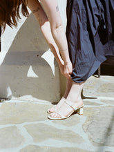 Load image into Gallery viewer, Gael Block Heel, Sand

