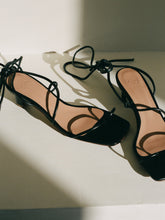 Load image into Gallery viewer, Roma Kitten Heel, Black
