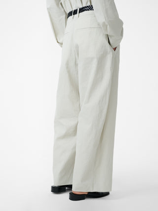 Minos Pant, Bone