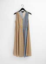 Load image into Gallery viewer, Leigh Dress, Oxford Stripe

