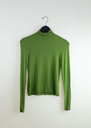Lennon Turtleneck, Grass
