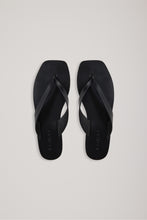 Load image into Gallery viewer, Kinto Sandal, Black
