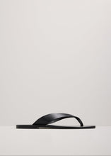 Load image into Gallery viewer, Kinto Sandal, Black
