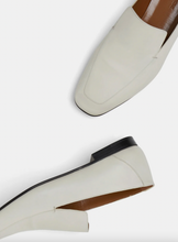 Load image into Gallery viewer, Soft Loafer, Ecru
