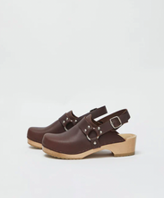 Load image into Gallery viewer, Brando Clog, Molasses
