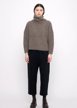 Load image into Gallery viewer, Chunky Turtleneck, Umber
