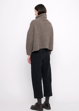 Load image into Gallery viewer, Chunky Turtleneck, Umber
