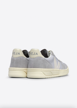 Load image into Gallery viewer, V-10 Alveomesh, Light Grey Pierre
