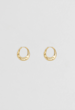 Load image into Gallery viewer, Daija Hoop Medium, Gold
