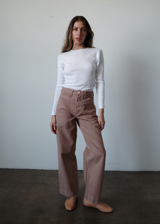 Isa Pant, Clay