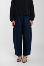 Load image into Gallery viewer, Barrel Pant, Dark Indigo
