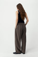 Load image into Gallery viewer, Silk Barrel Pants, Taupe
