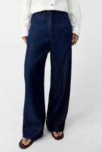 Load image into Gallery viewer, Straight Jeans, Indigo
