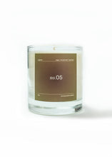 Load image into Gallery viewer, The eugenie Candle, No. 05

