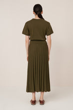 Load image into Gallery viewer, Silhouette Top, Ivy
